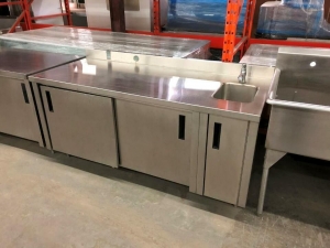 ÉVIER ET TABLES STAINLESS STEEL USAGÉS – Partie 1