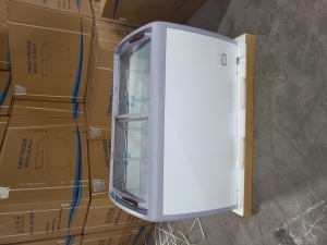 Congélateur neuf avec 2 vitres coulissantes sur le dessus - 4 paniers - 27" x 49" - 115V / 15 AMP