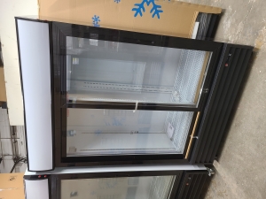 Réfrigérateur neuf 2 portes vitrées - 8 tablettes grillagées (4 à droite + 4 à gauche) - 53" x 28" x 80"